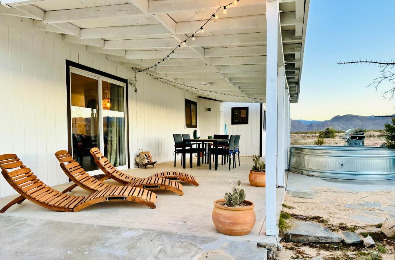 Ravens Nest Ranch, Fire Pit , Views, Near Jt Park! Villa Joshua Tree Kültér fotó