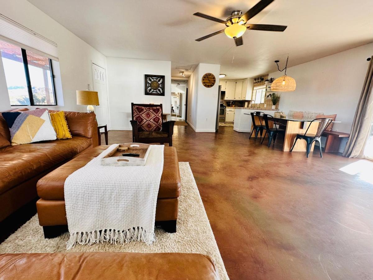 Ravens Nest Ranch, Fire Pit , Views, Near Jt Park! Villa Joshua Tree Kültér fotó