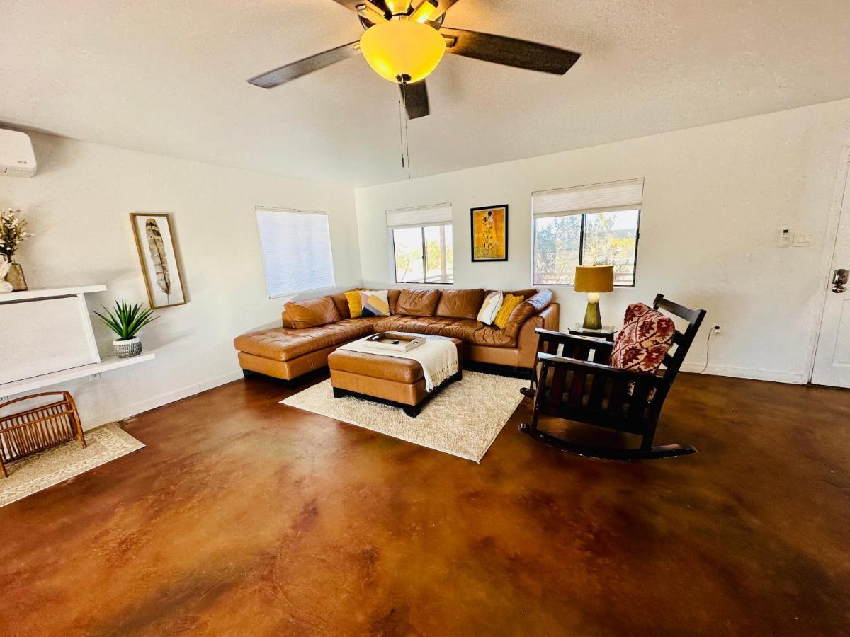 Ravens Nest Ranch, Fire Pit , Views, Near Jt Park! Villa Joshua Tree Kültér fotó
