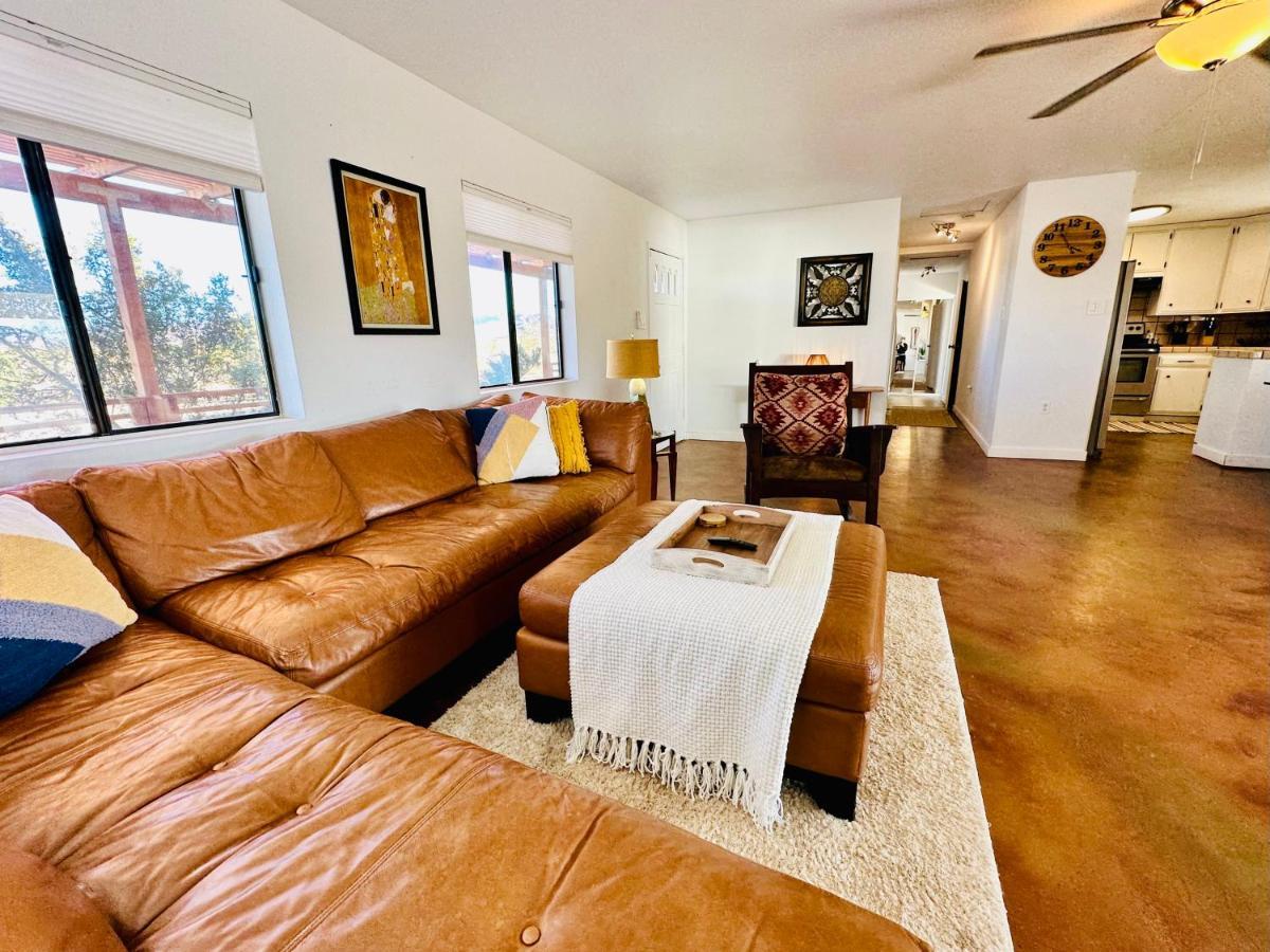 Ravens Nest Ranch, Fire Pit , Views, Near Jt Park! Villa Joshua Tree Kültér fotó
